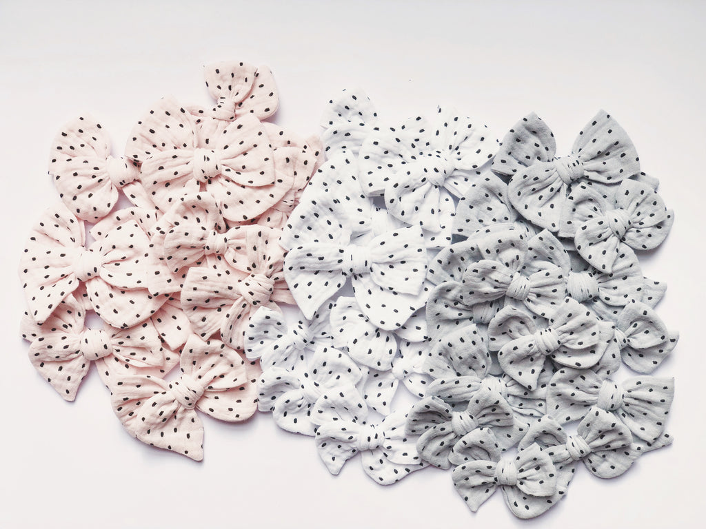 Tulipán mediana - Gasa rosa puntitos negros