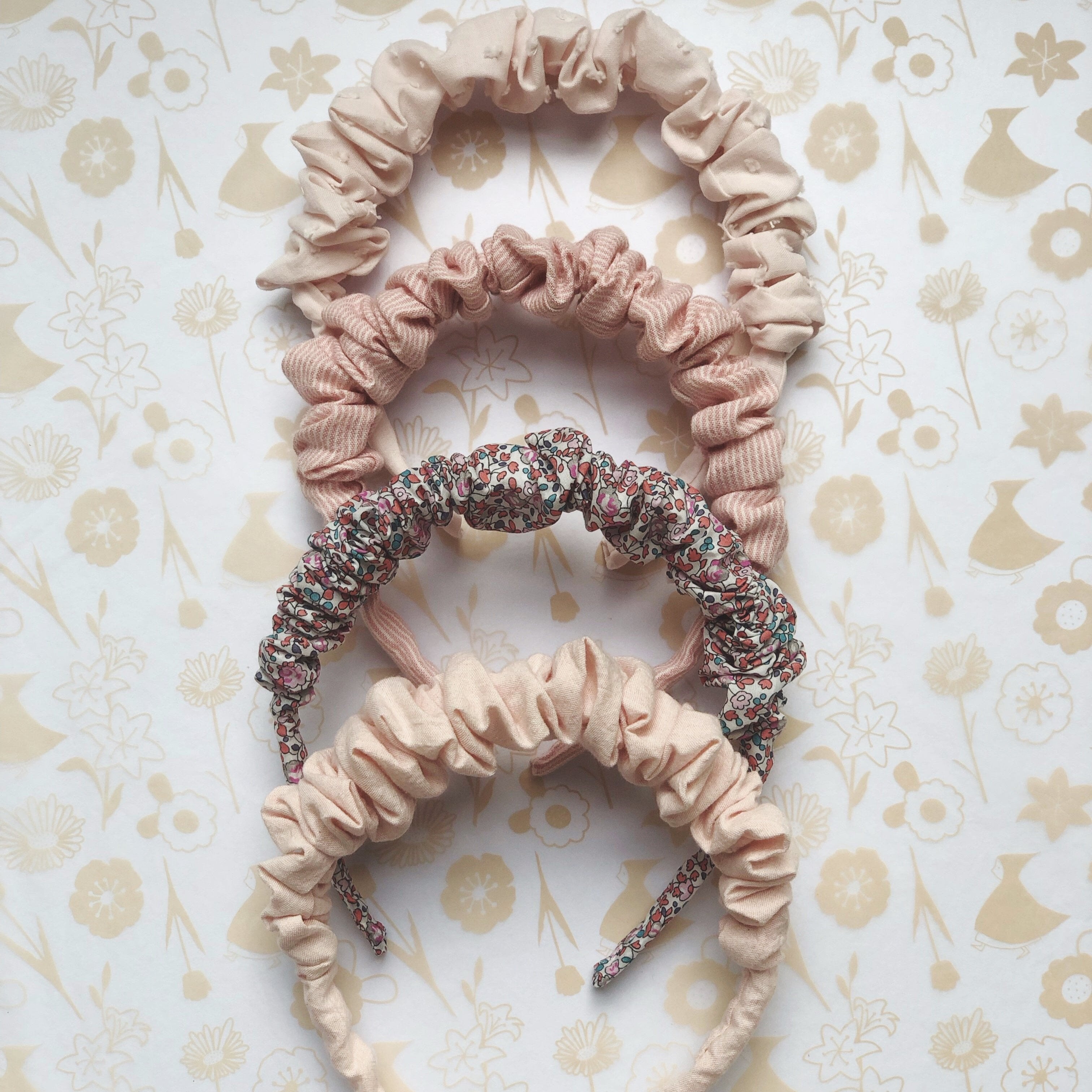 Cintillo repollito   -  Lino rosado claro