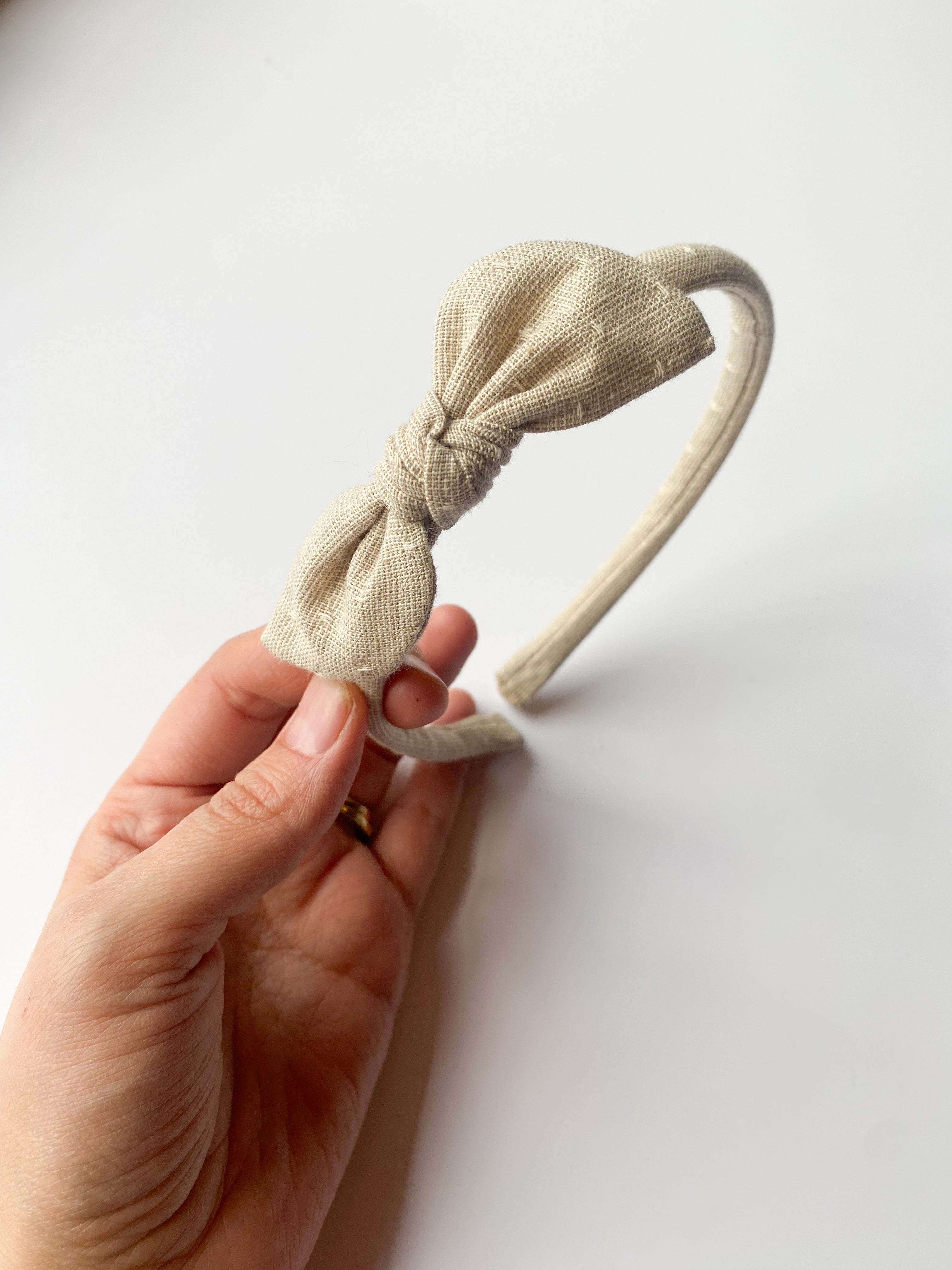 Cintillo Orejita de oso  -  Arena textura