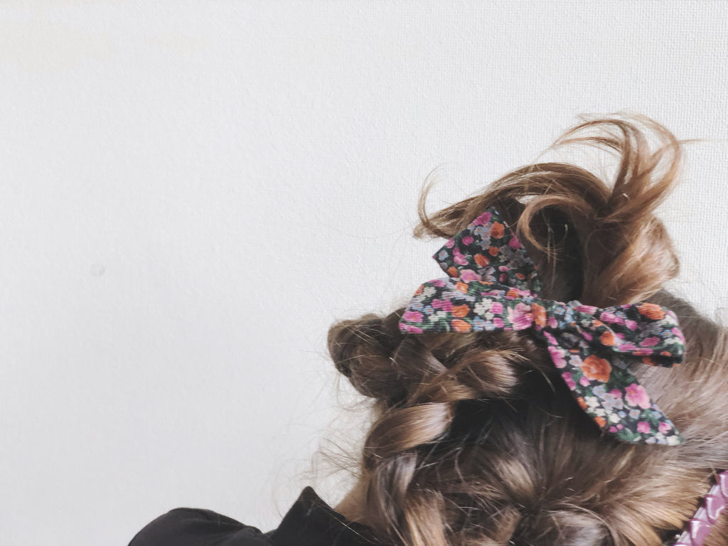 Margarita Grande cotelé negra rosas Vintage