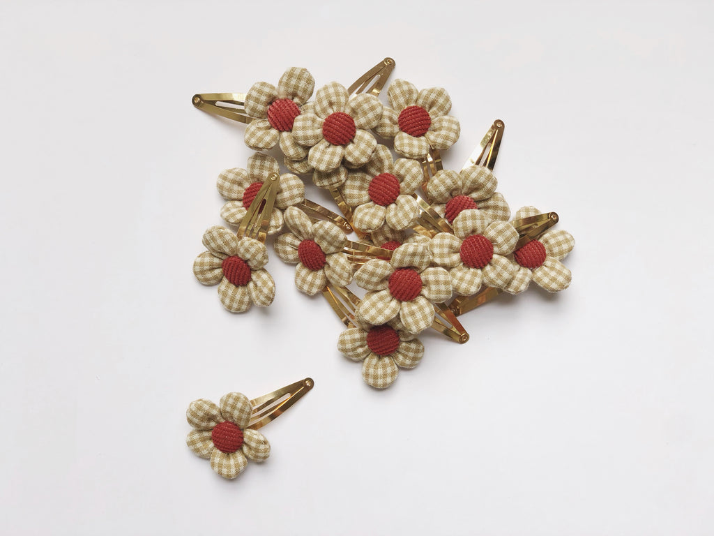 Clip Margarita - cuadrille Beige