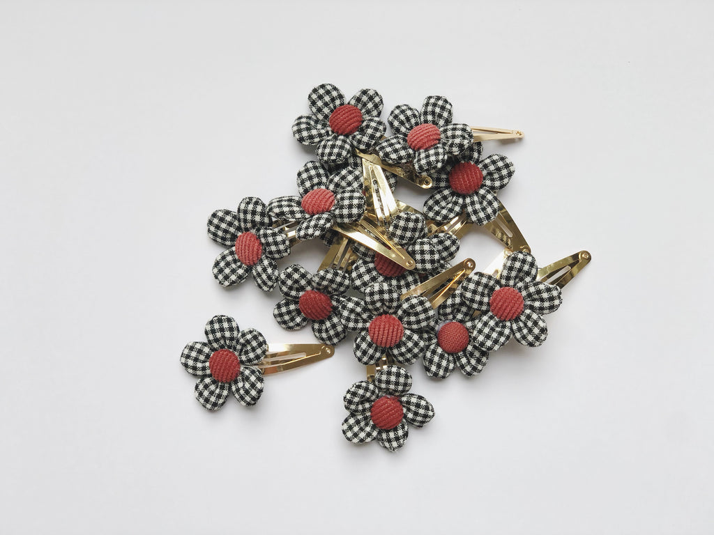 Clip Margarita - Cuadrille negro