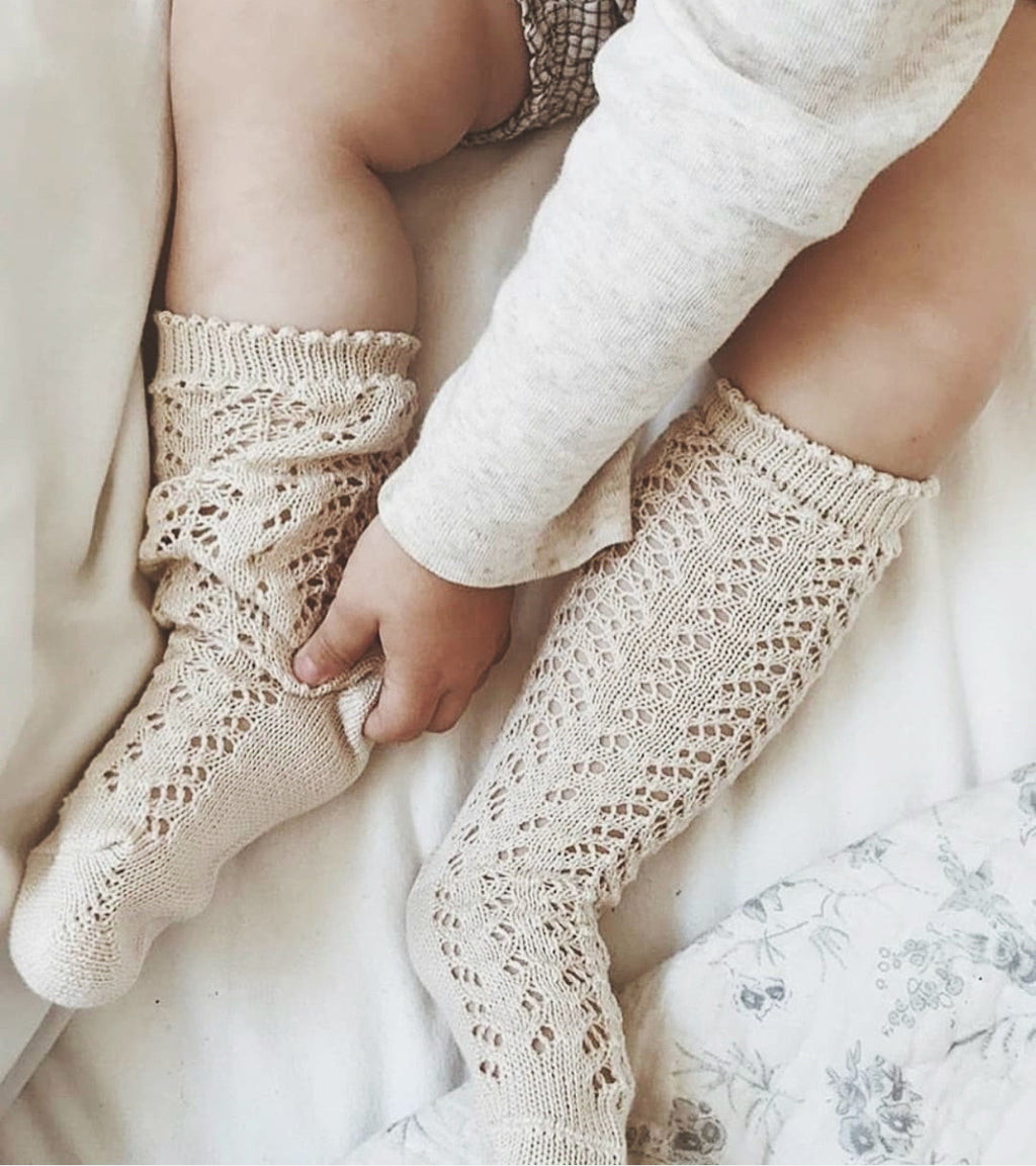 Calcetines Cóndor altos perlé calado - Nata