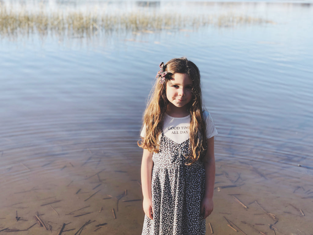 Margarita Grande cotelé negra rosas Vintage